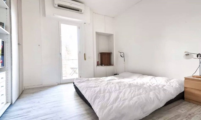 Zona LIII Tomba di Nerone Apartment | Cozy Flat Smart TV Wifi Aircon and Design aathroom with Jacuzzi!