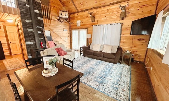 Phillips House | Cozy Four Season Home