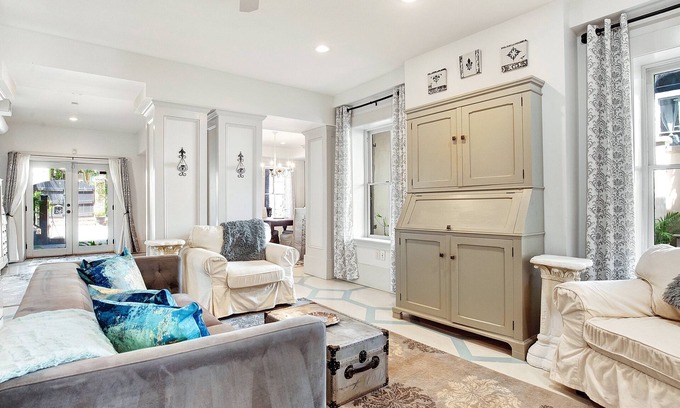 Historic Downtown Savannah Apartment | Cozy Garden Apartment | Heated Pool Access