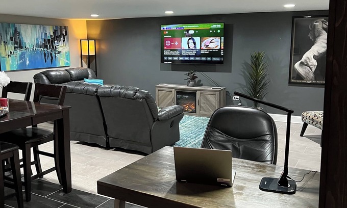 Hickory Hills Apartment | Cozy Garden Unit 1st flr with private entrance and Turo vehicle available.