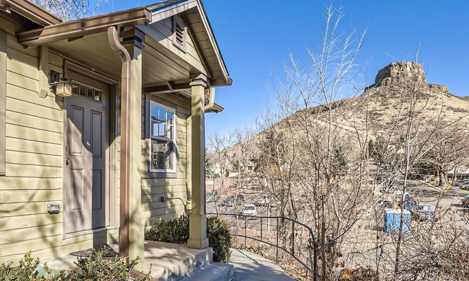 Golden House | Cozy Golden home only one block from all the action, walk to everything!