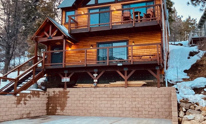 Big Bear Lake Cabin | Cozy Hideaway with Incredible Views