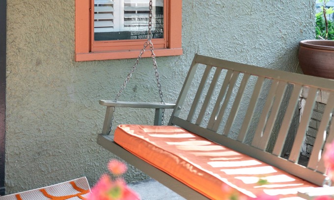 Georgetown House | Cozy, historic cottage in the middle of Hallmark!