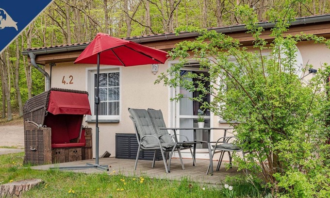 Korswandt House | Cozy holiday bungalow in a quiet location at the edge of the forest, 800 m from Lake Wolgast. - Forest settlement