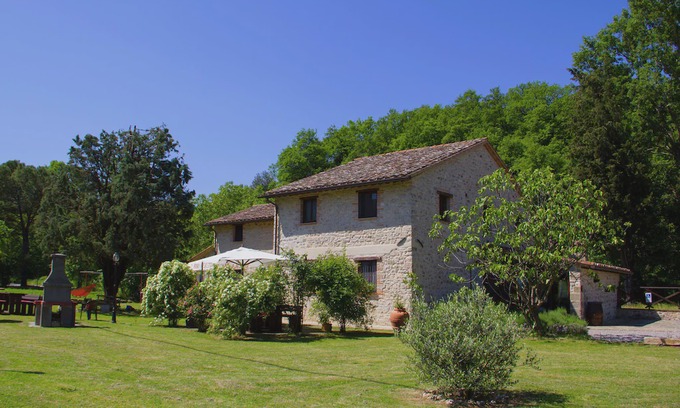 Piegaro House | Cozy Holiday Home in Pietrafitta Umbria with Garden