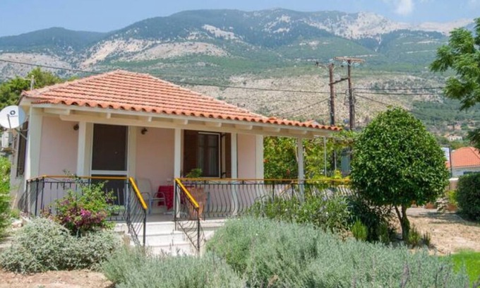 Lourdata House | Cozy Home -5 min from Lourdas Beach
