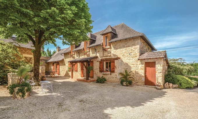 Terrasson-la-Villedieu House | Cozy home in Terrasson-Lavilledieu with WiFi
