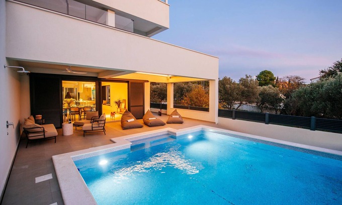 Biograd na Moru House | Cozy home in Biograd na Moru with sauna