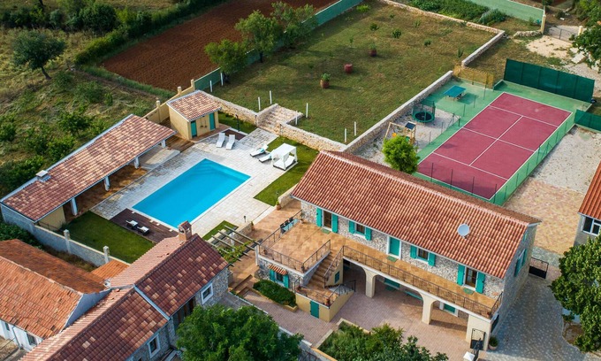 Sveti Filip i Jakov House | Cozy home in Gornje Rastane with sauna