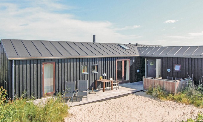 Hjørring House | Cozy home in Hjørring with kitchen
