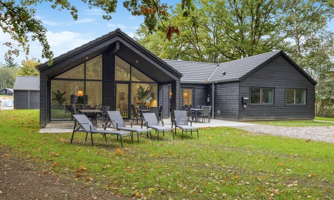 Krakow am See House | Cozy home in Krakow am See with sauna