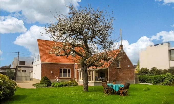Merkem House | Cozy Home In Merkem With Wifi