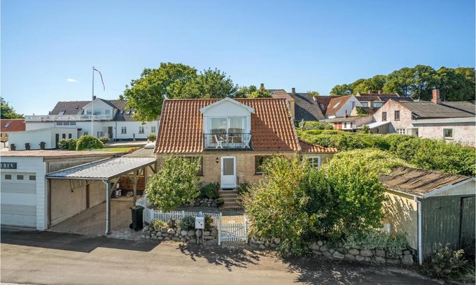 Stubbekobing House | Cozy Home In Stubbekøbing With Kitchen