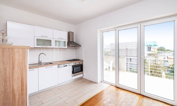 Zrce Apartment | Cozy House Near Beach App 6
