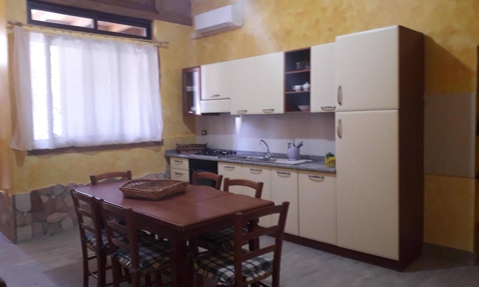 Gioiosa Marea House | Cozy house near the sea facing the Aeolian Islands