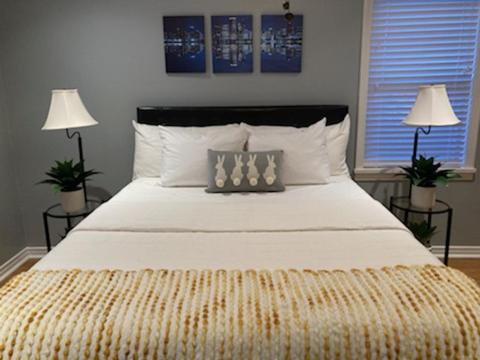 Monroe House | Cozy House of the South Overnight Guesthouse Rentals