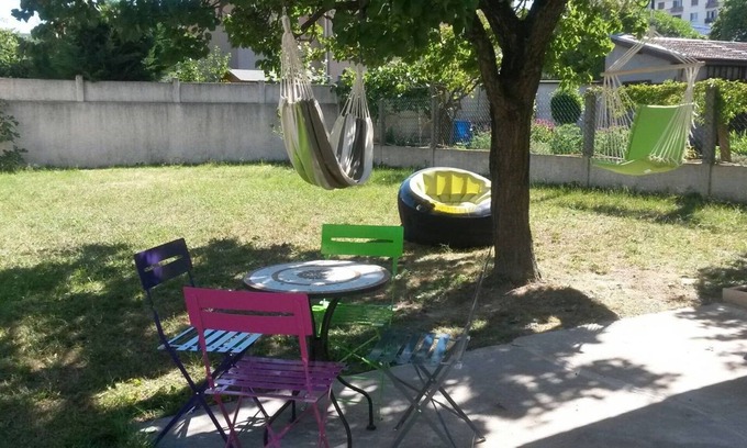 Parilly House | Cozy house with garden, parking, subway, quiet area