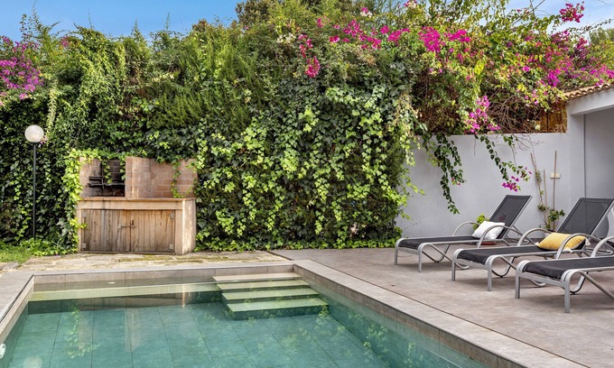 Crestatx Ski Chalet | Cozy house with garden and private swimming pool in a quiet urbanization
