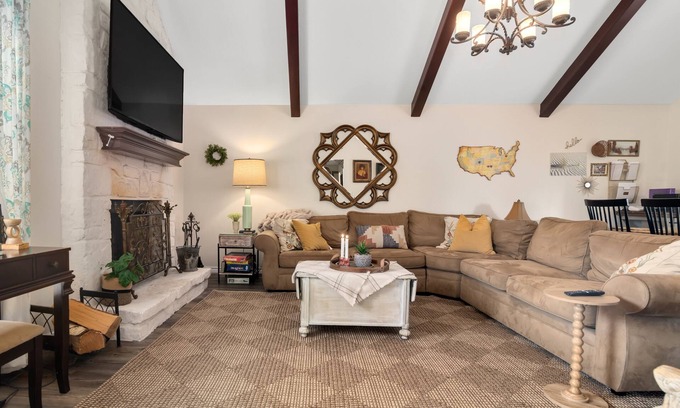 Jenks House | Cozy Jenks Cottage,3 Bed 2 Bath,Pergola,Backyard Oasis, Hot Tub Host With Heart
