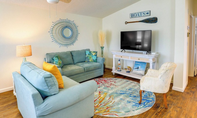 Hutchinson Island South House | Cozy Jensen Beach Home: Pool Access, Walk to Beach