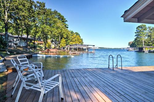 Tanglewood Estates House | Cozy Lake Cabin with Dock in Hot Springs Natl Park