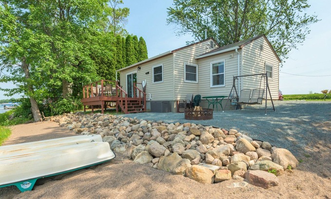 Lindstrom House | Cozy Lakefront 2 BR- 1BA, Welcomes you!