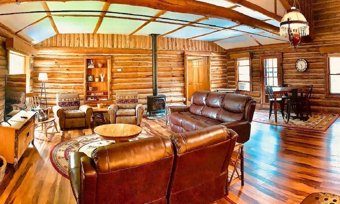 Lake George Cabin | Cozy Large Lakeside Cabin! Near West & Lake George