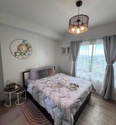 Bantud Hacienda Hotel | Cozy Loft at Mesavirre Garden Residences