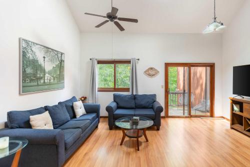 Vernon Apartment | Cozy Loft Near Lake Trails and Mountain Views