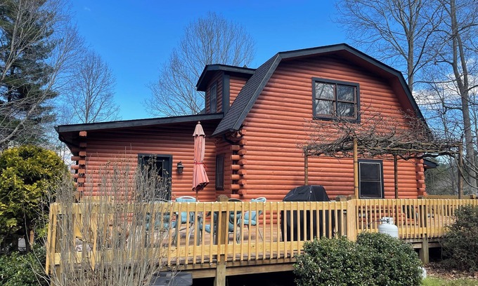 Asheville House | Cozy Log Home with Hot Tub Minutes to Downtown, Breweries & Trails!