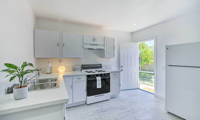 Lompoc Apartment | Cozy Lompoc Studio w/Patio ~ 9 Mi to Beach