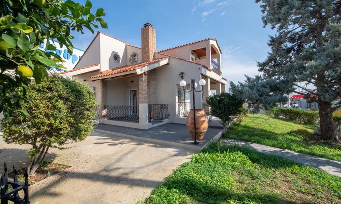 Gazi House | Cozy maisonette close to the city and the beach