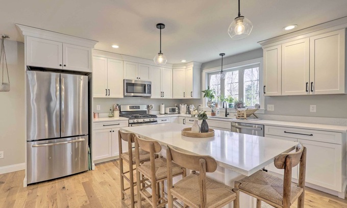 Merrimac House | Cozy Merrimac Abode w/Deck - 10 Mi to Beach!