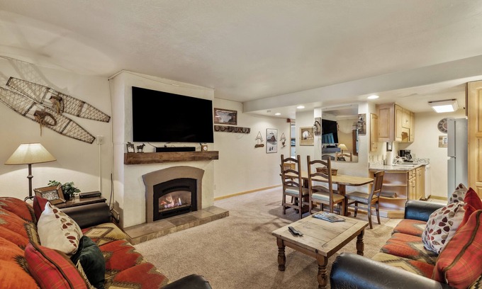 Steamboat Springs Apartment | Cozy MTN Side Condo - Hot tub, Bike Park, Gondola and more!
