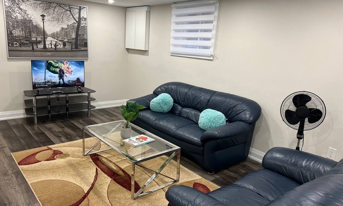 Welland House | Cozy new 2-bedroom basement apartment close to the canal in Welland with WiFi