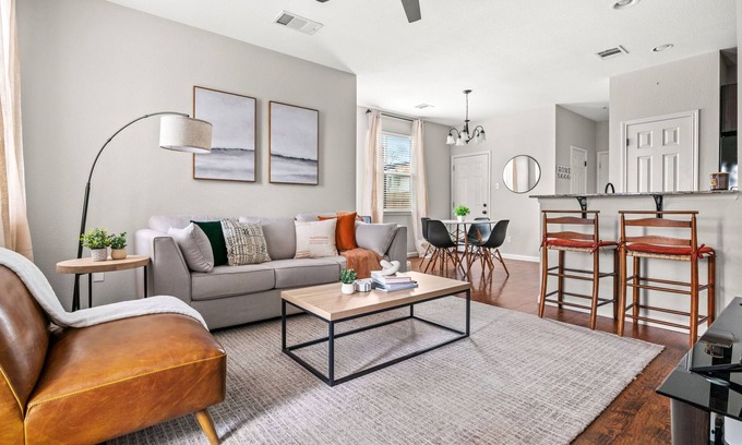 Pflugerville House | Cozy North Austin Retreat with Parks & Pickleball Courts! Near Domain!nn