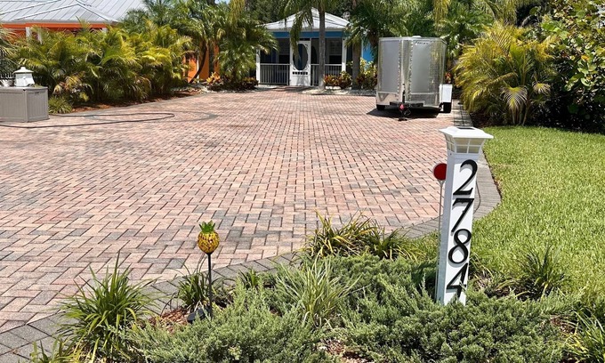 Polk City Cottage | Cozy Oasis-Charming 1 Bedroom Casita with RV Parking Available