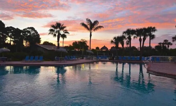 Nokomis House | Cozy park home amenities galore! Near Legacy Bike trail & only 3 miles to beach.