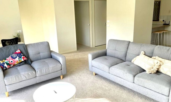 Belmont Apartment | Cozy park-side home close to city and beaches