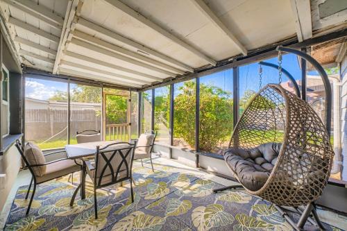 Sandalwood House | Cozy Patio Retreat by SkyRun Jacksonville