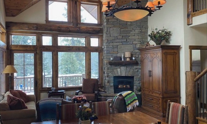 Spanish Peaks Cabin | Cozy private cabin with hot tub, and ski in and out