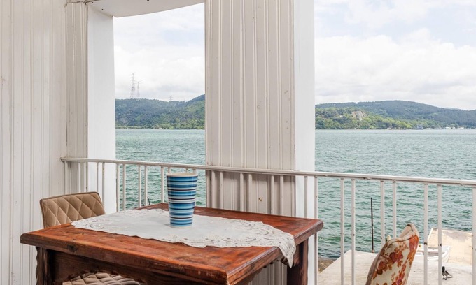 Sariyer Apartment | Cozy Private House with Sea View in Sariyer