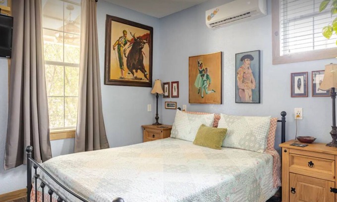 Southtown House | Cozy & Private Studio Guesthouse near downtown