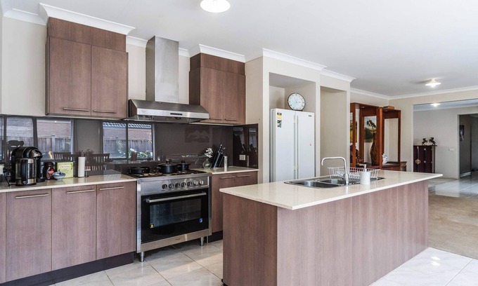 Point Cook House | Cozy Queen Bedroom in Spacious Point Cook Home