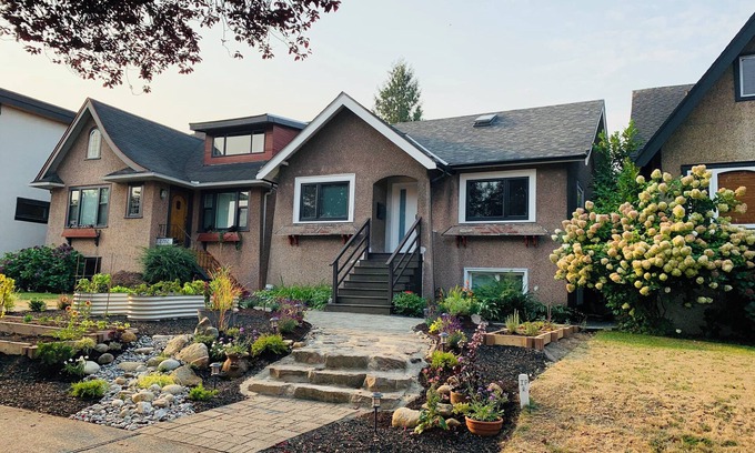 Hastings House | Cozy & Quiet Space in the Heart of East Vancouver