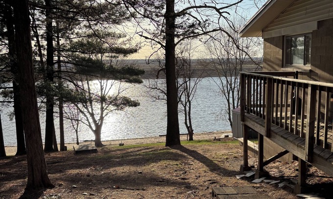 Buffalo Prairie Cabin | Cozy Quiet Water front Cabin for the perfect get away. 5 minutes from town.