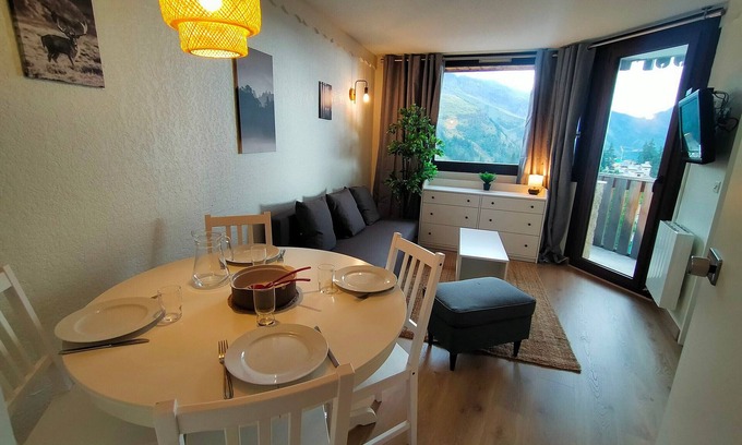 Avoriaz Apartment | Cozy Renovated Apartment in Avoriaz - 4 Guests, South Balcony, Ski Locker, 10-min Walk to Village