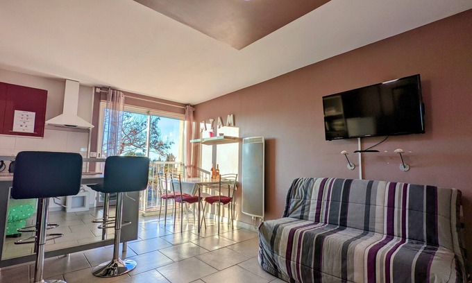 Cap d'Agde Apartment | Cozy renovated apartment with parking near port/beach, cleaning included