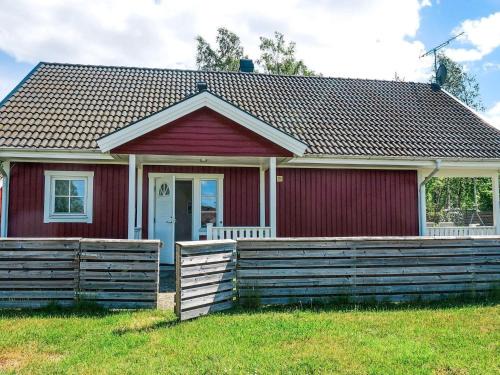 Unnaryd House | Cozy Retreat in Unnaryd Oasis-By Traum