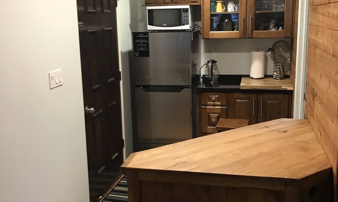 Whistler Creekside Apartment | Cozy retreat Studio in Whistler Creekside walk to lifts on the lake